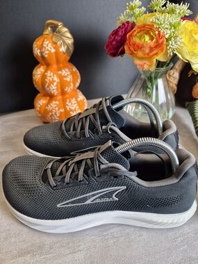 Altra Womens, Dark Grey Running Shoes. size 9